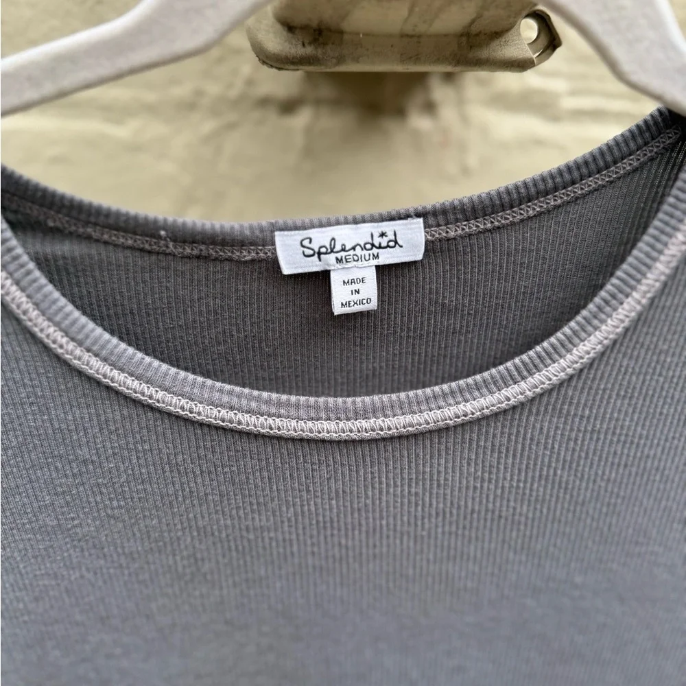 Gorgeous super soft Splendid Gray Long Sleeve Thermal - Picture 4 of 5